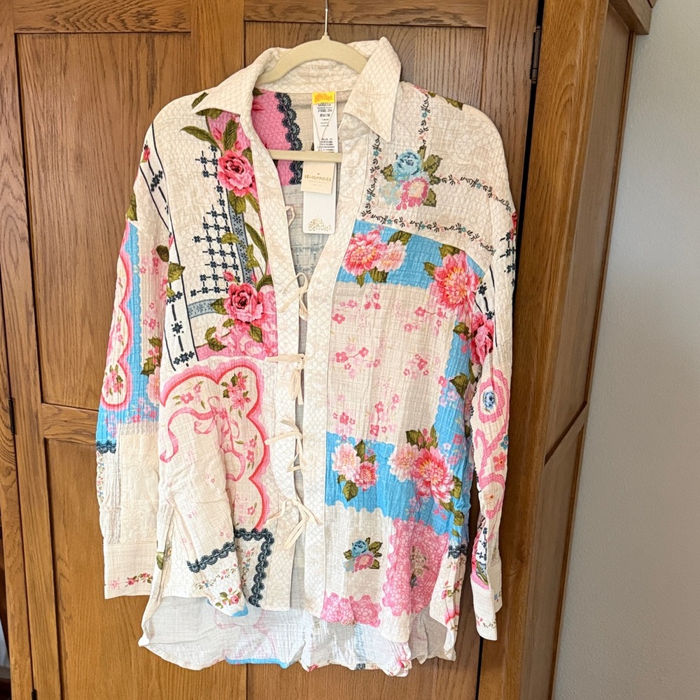 NWT Aguabendita Swan shirt - Floral Patchwork Button-Up Shirt